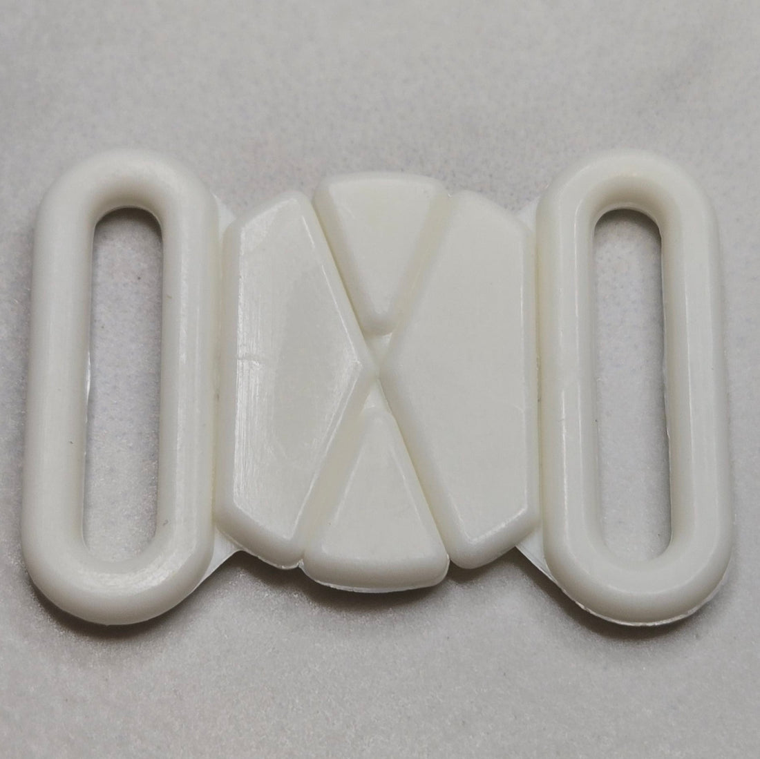 21mm / 3/4&quot; Secured Front Bra Clasp - Dyeable White Nylon (3921)