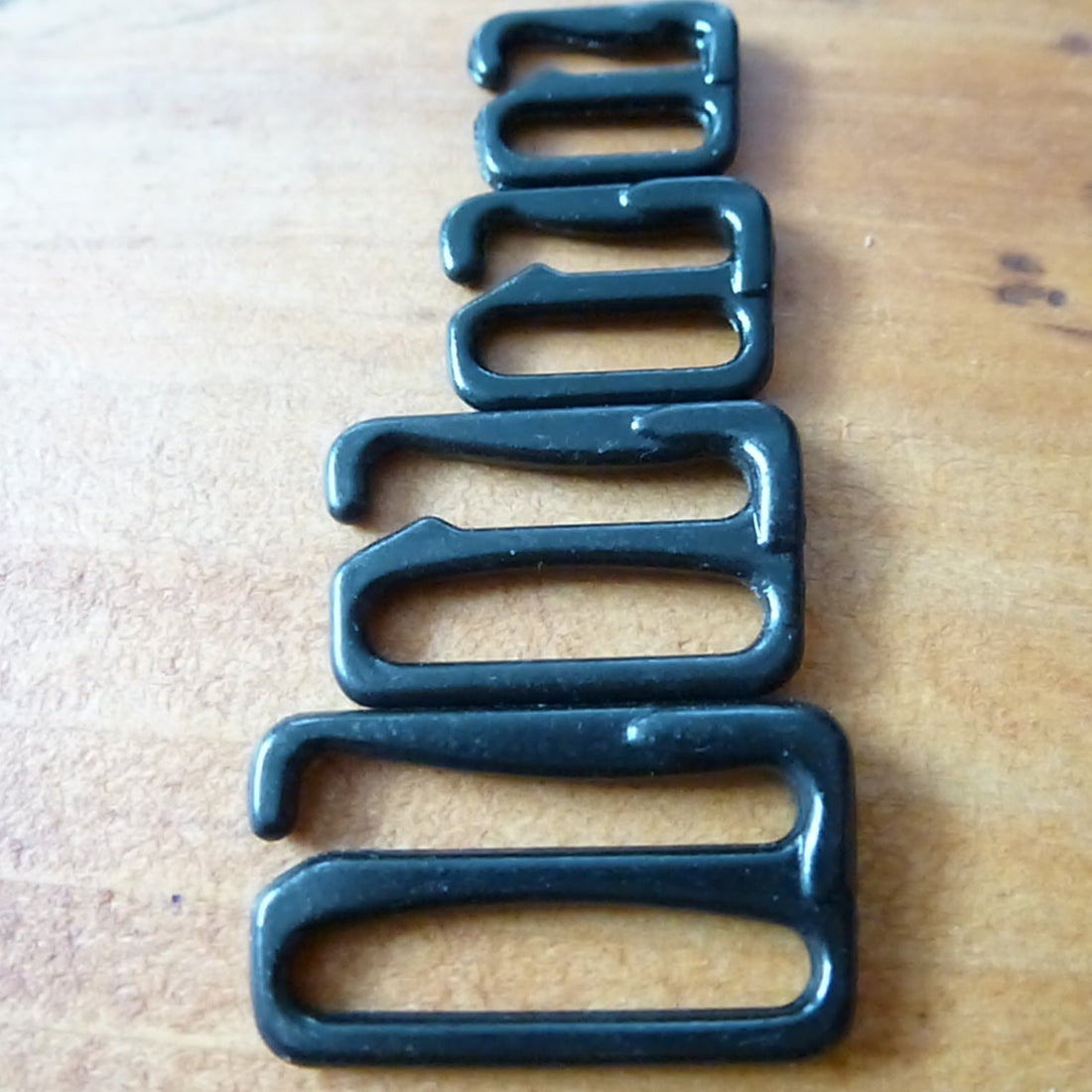 Black Oxide Alloy Metal Hooks for Sewing Lingerie &amp; Fashion Design - 4 Sizes Available - Bra Hooks