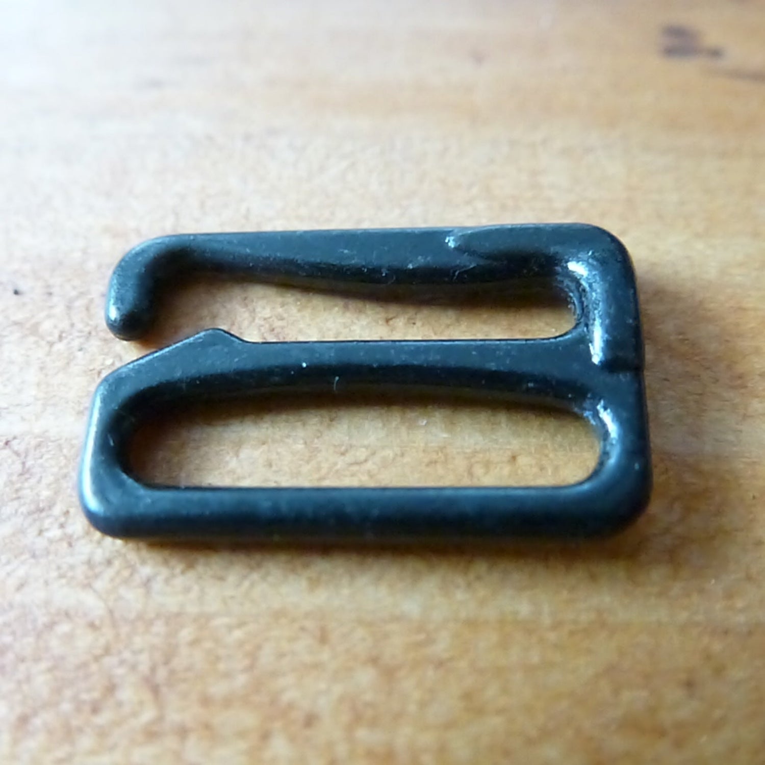 Black Oxide Alloy Metal Hooks for Sewing Lingerie &amp; Fashion Design - 4 Sizes Available - Bra Hooks